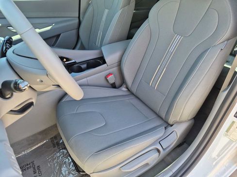 New 2026 Hyundai Elantra SEL Sport FWD image 16