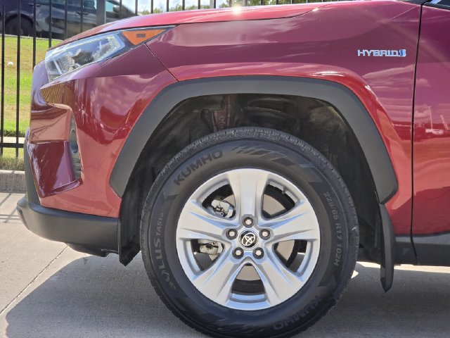 Used 2021 Toyota RAV4 XLE w/ Convenience Package AWD/4WD image 7