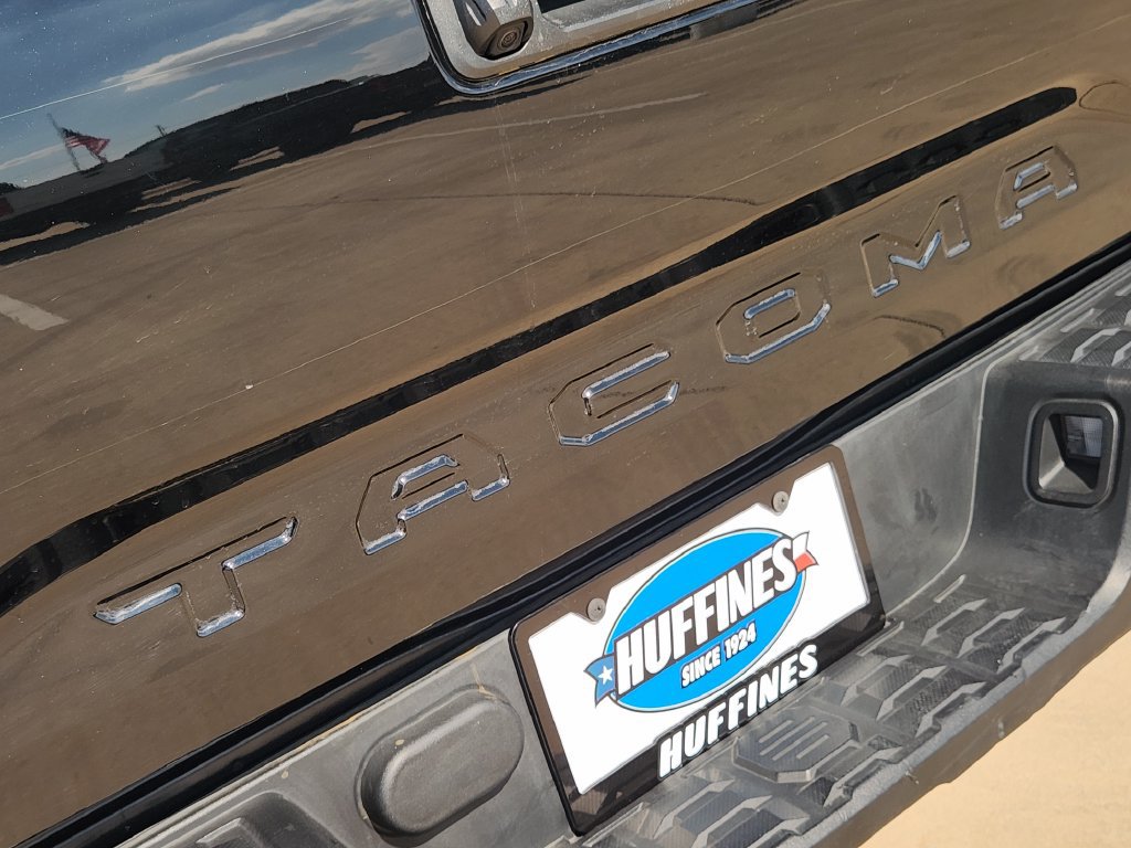Used 2022 Toyota Tacoma SR w/ SR Convenience Package RWD image 12