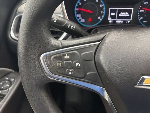 Used 2018 Chevrolet Equinox LS FWD image 11
