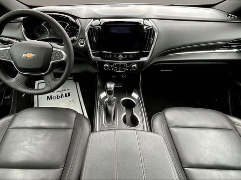 Used 2022 Chevrolet Traverse LT w/ LT Premium Package AWD/4WD image 7