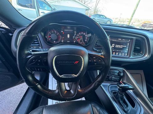 Used 2018 Dodge Challenger R/T Plus image 9