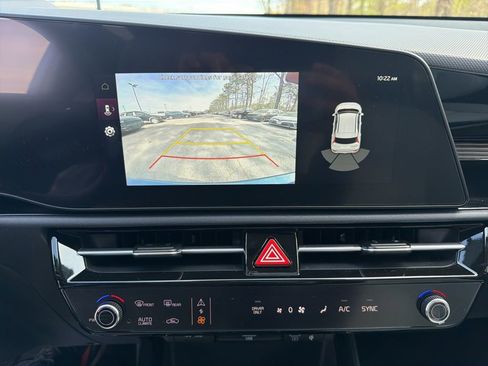 Certified 2025 Kia Niro EX FWD image 19
