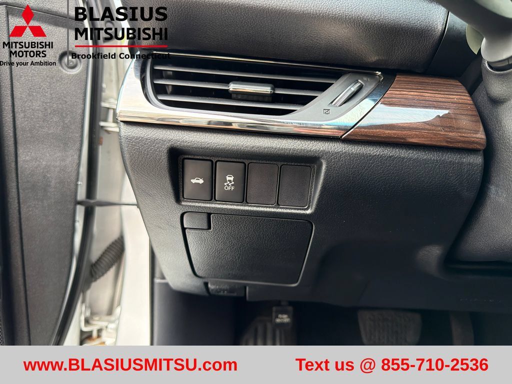 Used 2013 Toyota Avalon XLE FWD image 21