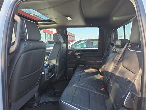 New 2026 GMC Sierra 2500 AT4X w/ LPO, Black Badging Package image 9