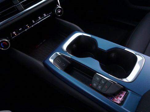 New 2026 Chevrolet Equinox EV LT image 16