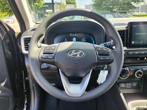 New 2026 Hyundai Venue SE FWD image 25