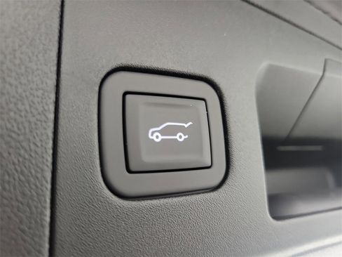 New 2025 Cadillac XT5 Luxury w/ LPO, Red Accent Package image 28