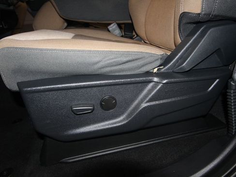 Used 2023 Ford F150 XLT image 7