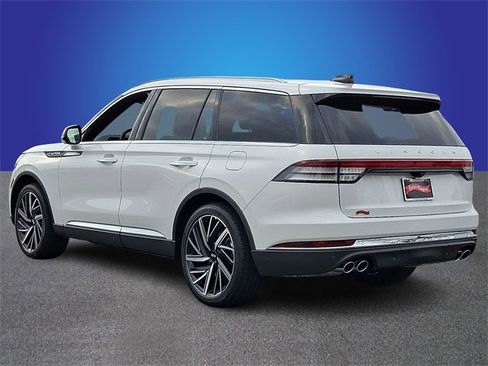 New 2026 Lincoln Aviator Reserve image 4