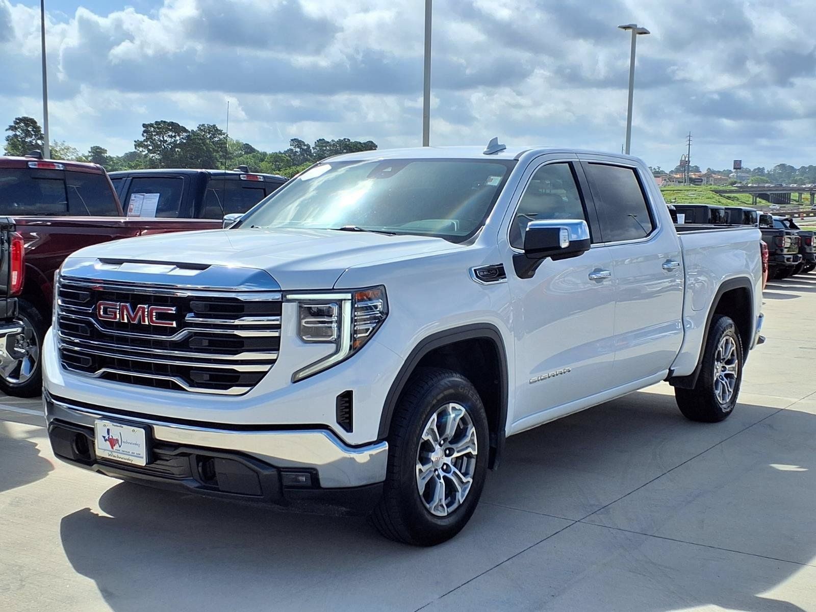 Used 2025 GMC Sierra 1500 SLT RWD image 3