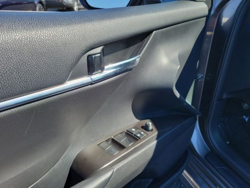 Used 2024 Toyota Camry SE image 18