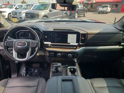 Used 2022 GMC Sierra 1500 Elevation w/ Elevation Premium Package AWD/4WD image 30