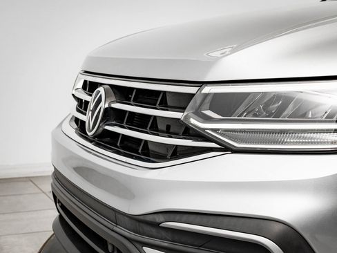 Used 2022 Volkswagen Tiguan S image 3