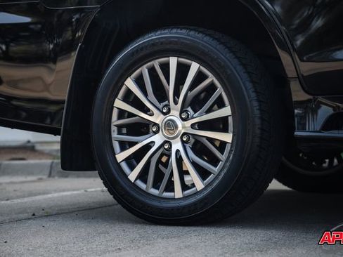 Used 2018 Lexus LX 570 4WD image 56