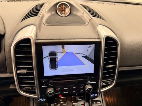 Used 2018 Porsche Cayenne Platinum Edition AWD/4WD image 47