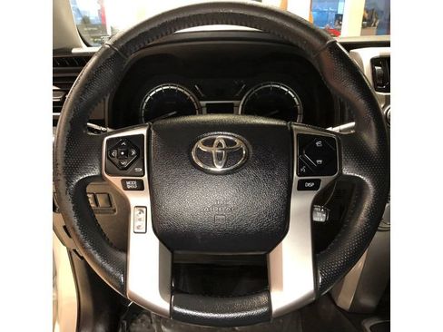 Used 2018 Toyota 4Runner SR5 Premium image 24