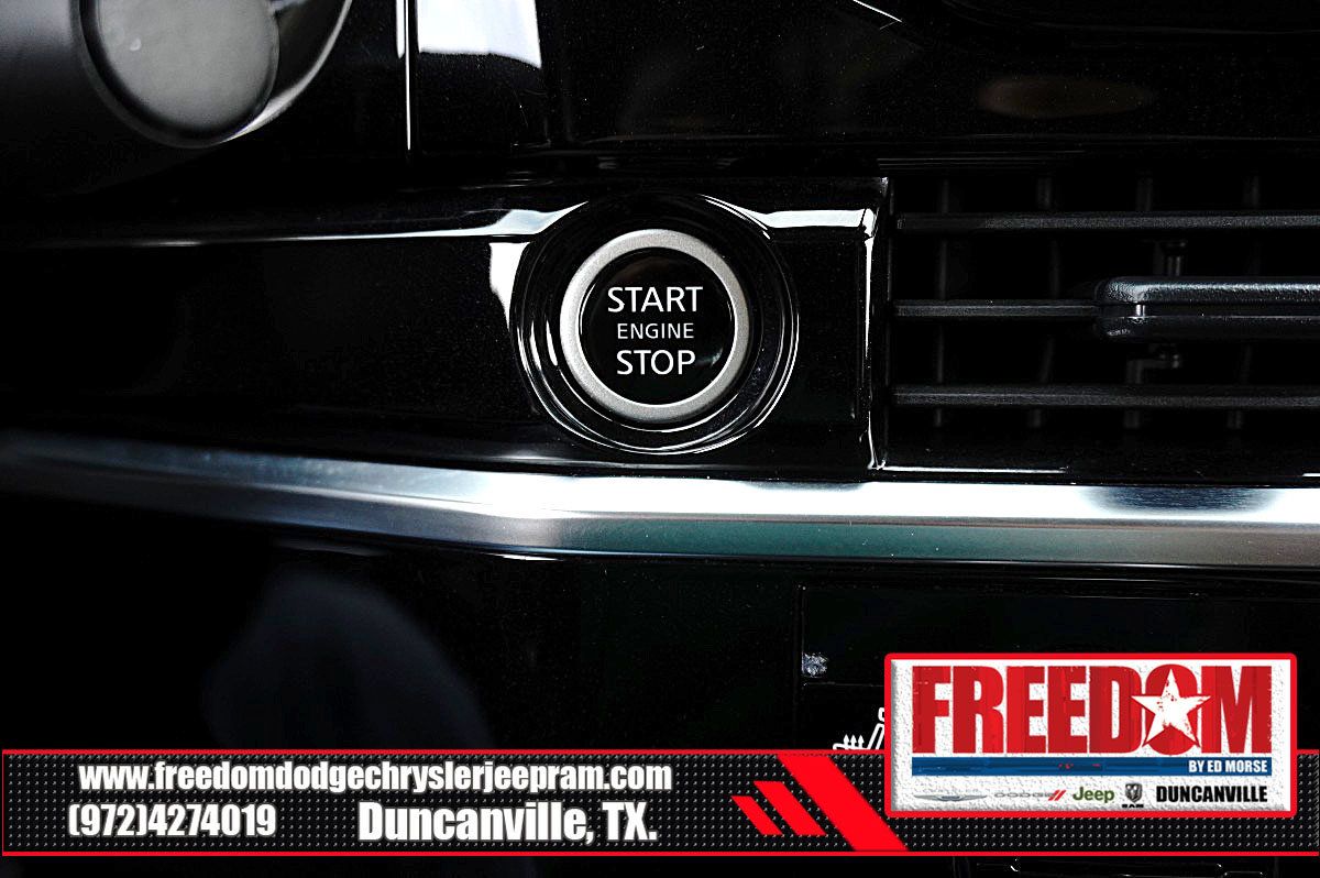 Used 2024 Nissan Pathfinder SV FWD image 34