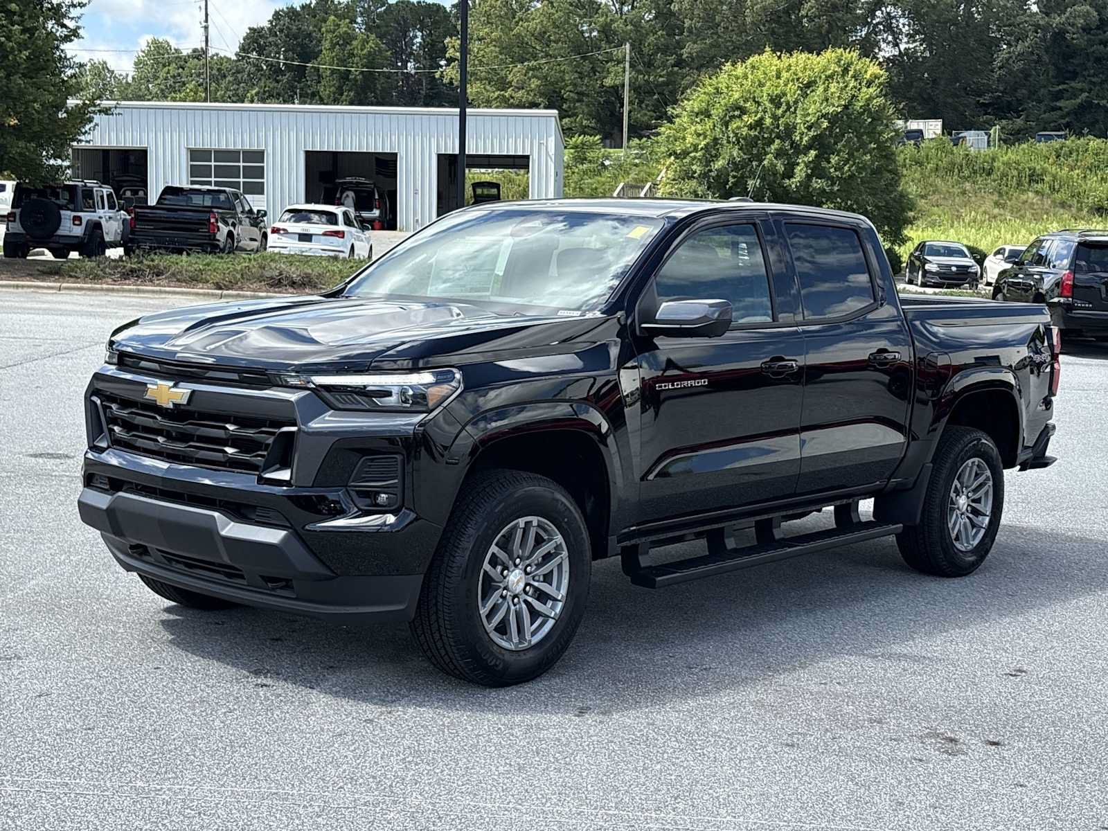 New 2026 Chevrolet Colorado LT w/ LT Convenience Package AWD/4WD image 2