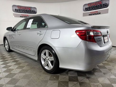 Used 2014 Toyota Camry SE image 5
