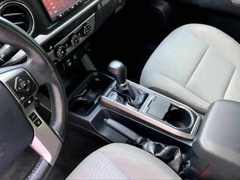 Used 2018 Toyota Tacoma SR5 image 16