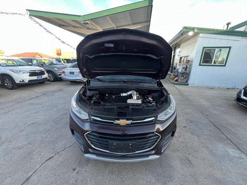Used 2021 Chevrolet Trax LT AWD/4WD image 21