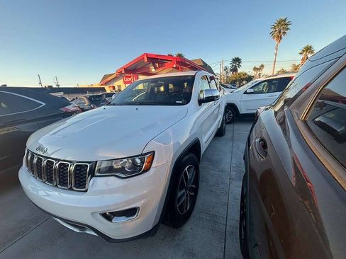Used 2020 Jeep Grand Cherokee Limited w/ Luxury Group II RWD image 16