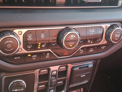 Certified 2024 Jeep Wrangler Unlimited Rubicon 392 image 16