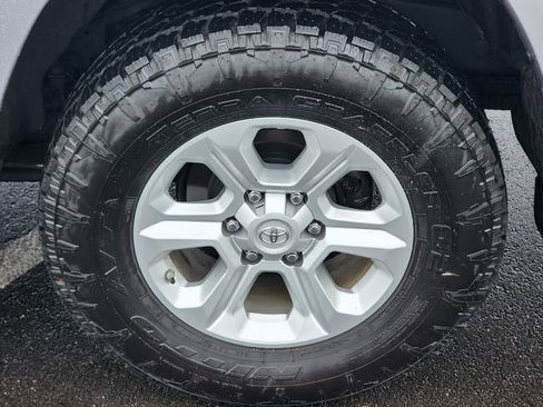 Used 2020 Toyota 4Runner SR5 Premium w/ Moonroof Package image 15