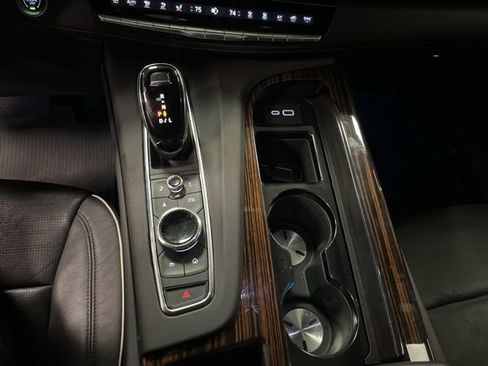 Certified 2023 Cadillac Escalade Premium Luxury image 28