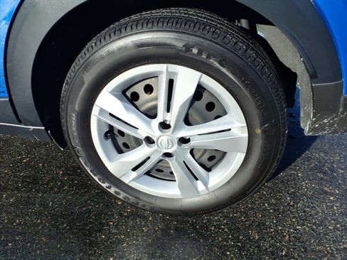 Certified 2023 Nissan Kicks S image 9