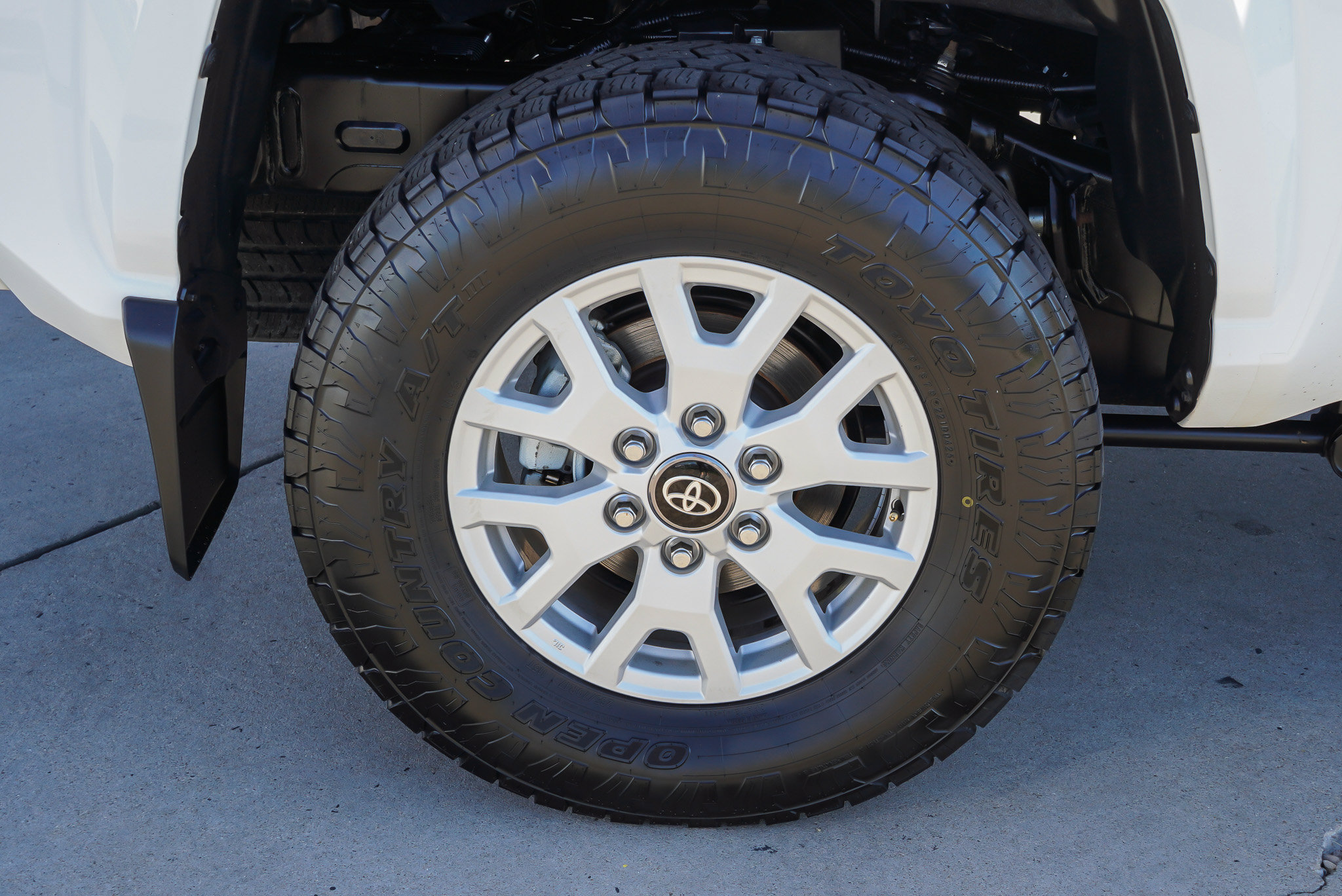 Certified 2024 Toyota Tacoma SR5 AWD/4WD image 11