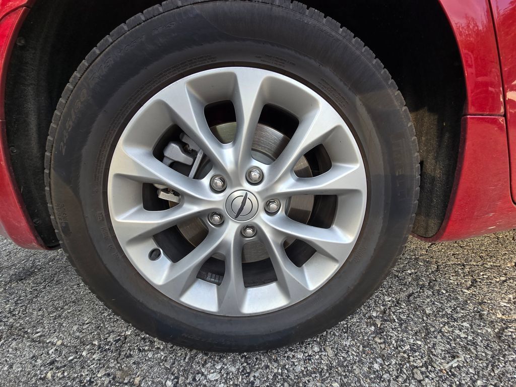 Used 2025 Chrysler Pacifica Select AWD/4WD image 19