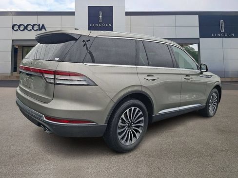 Used 2023 Lincoln Aviator AWD w/ Premium Package image 4