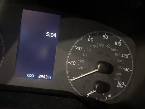 Used 2024 Toyota Corolla SE image 18