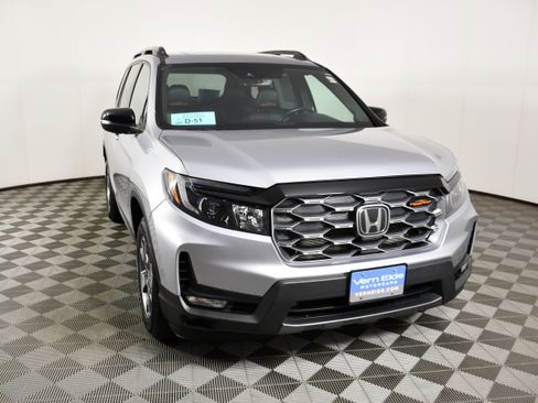Certified 2023 Honda Passport TrailSport image 3