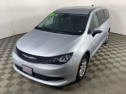 Used 2023 Chrysler Voyager LX FWD image 18