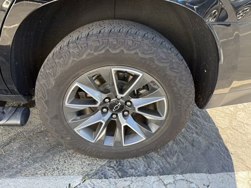 Certified 2024 Chevrolet Tahoe Z71 w/ Luxury Package image 11