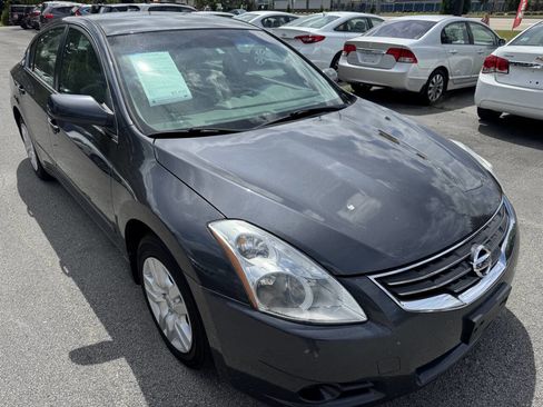 Used 2010 Nissan Altima 2.5 S image 4