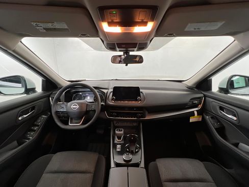 New 2026 Nissan Rogue SV w/ Cold Weather Package AWD/4WD image 9