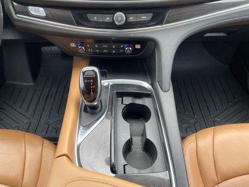 Used 2019 Buick Enclave Premium AWD/4WD image 11