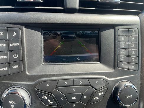 Used 2017 Ford Fusion SE FWD image 5