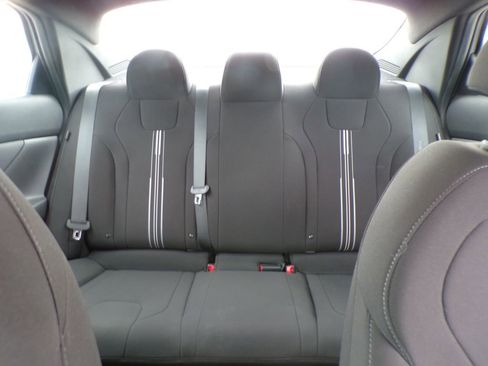 Used 2025 Hyundai Elantra Sport image 8