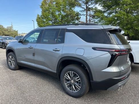 New 2026 Chevrolet Traverse LT w/ LPO, Floor Liner Package FWD image 6