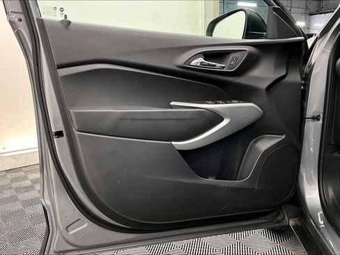 Used 2024 Chevrolet Trax LS FWD image 25