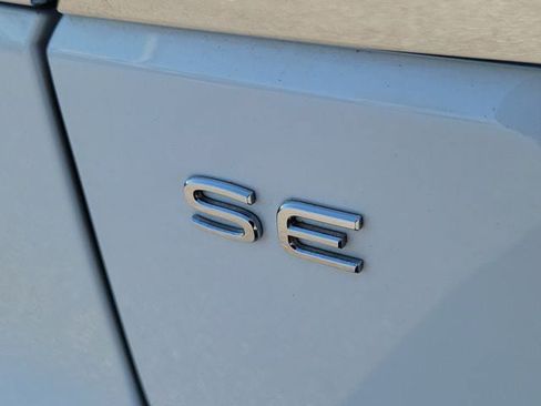 Certified 2024 Volkswagen Atlas SE FWD image 6