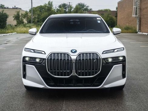 Used 2025 BMW i7 xDrive60 AWD/4WD image 14
