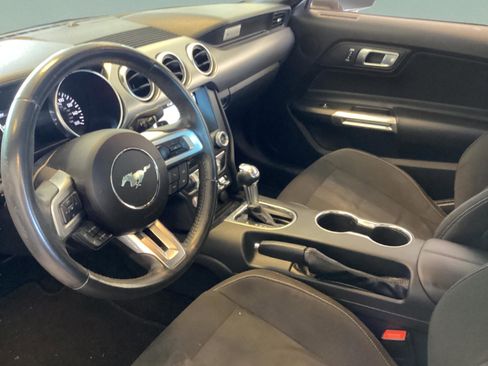 Used 2018 Ford Mustang Coupe w/ Equipment Group 101A RWD image 15