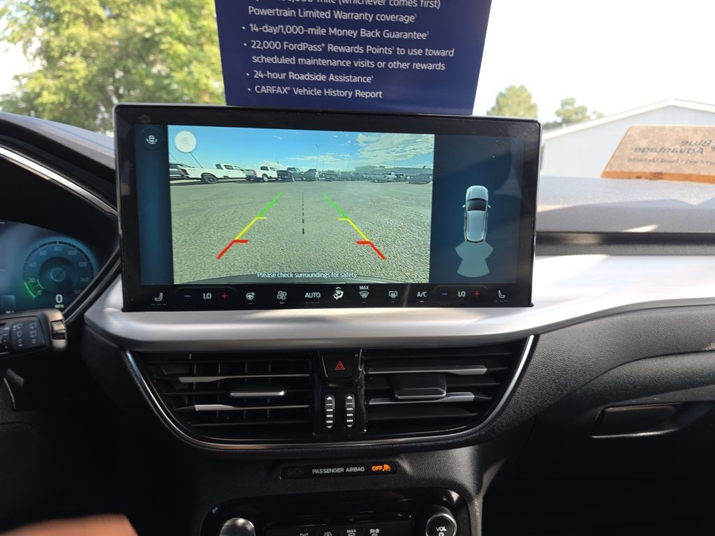 Certified 2025 Ford Escape Platinum AWD/4WD image 18
