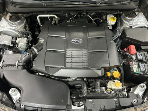 Used 2019 Subaru Outback 3.6R Limited AWD/4WD image 16